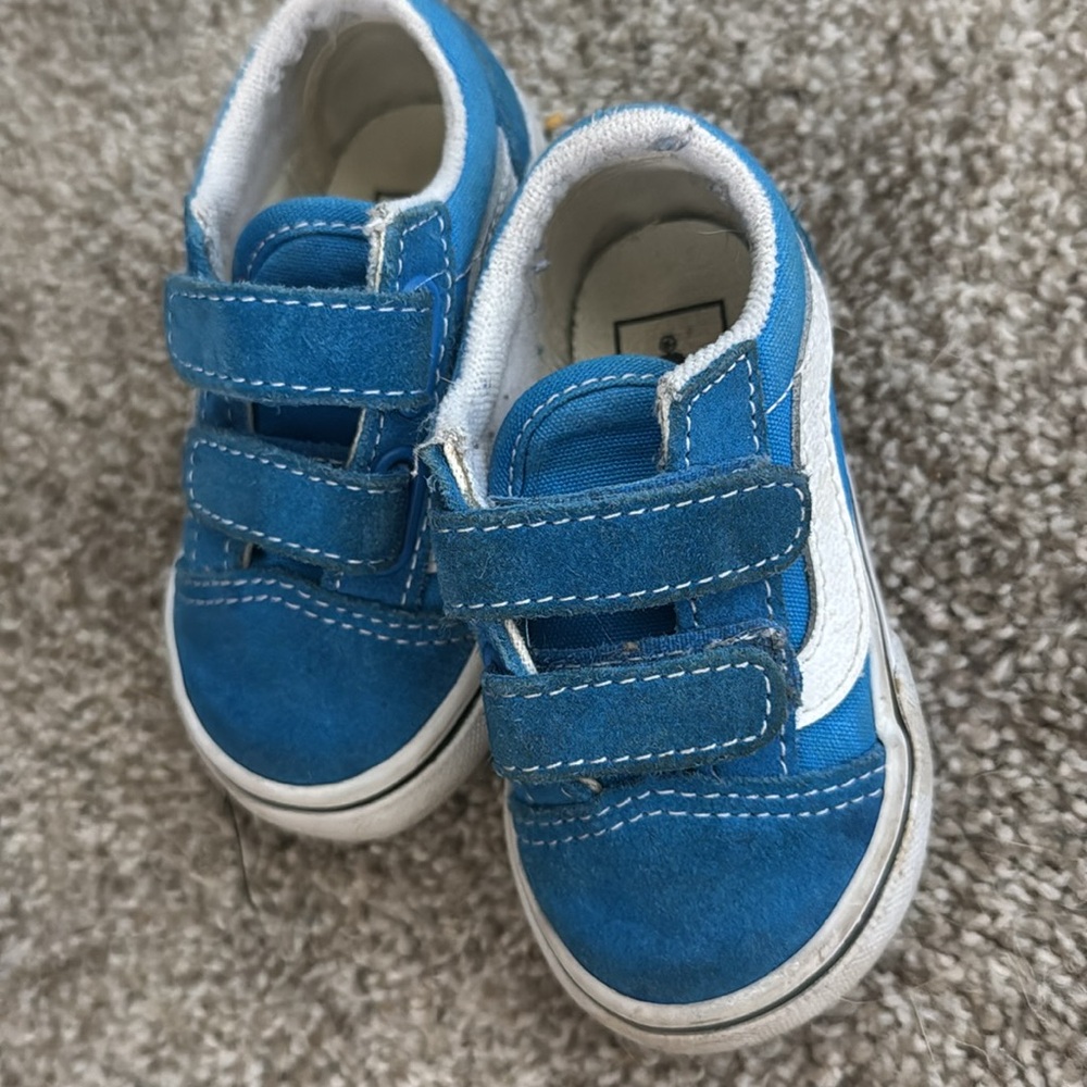 Bundle of Baby Shoes size 5-5.5 - Picture 5 of 6